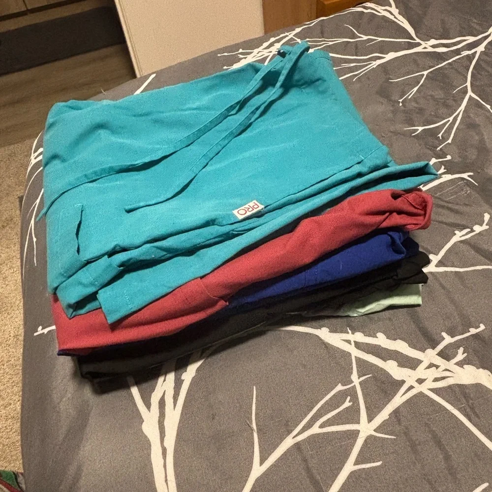 Assorted Scrubs - Picture 1 of 9